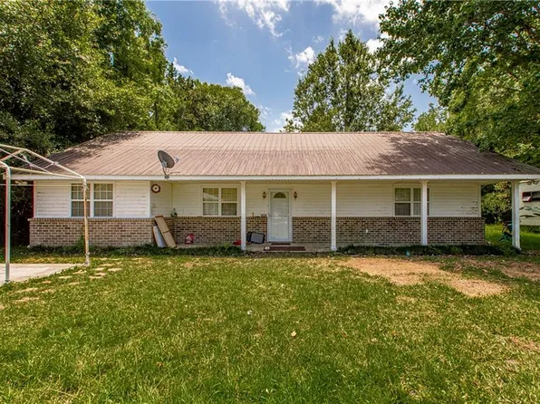 30190 Sherwood Dr, Lacombe, LA 70445