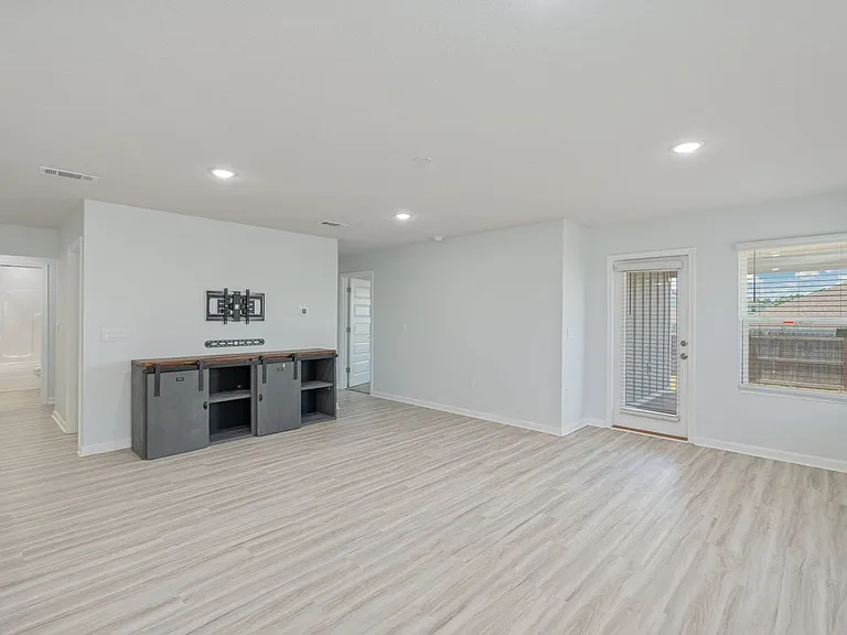 522 Mary Lou Way — Photo 9