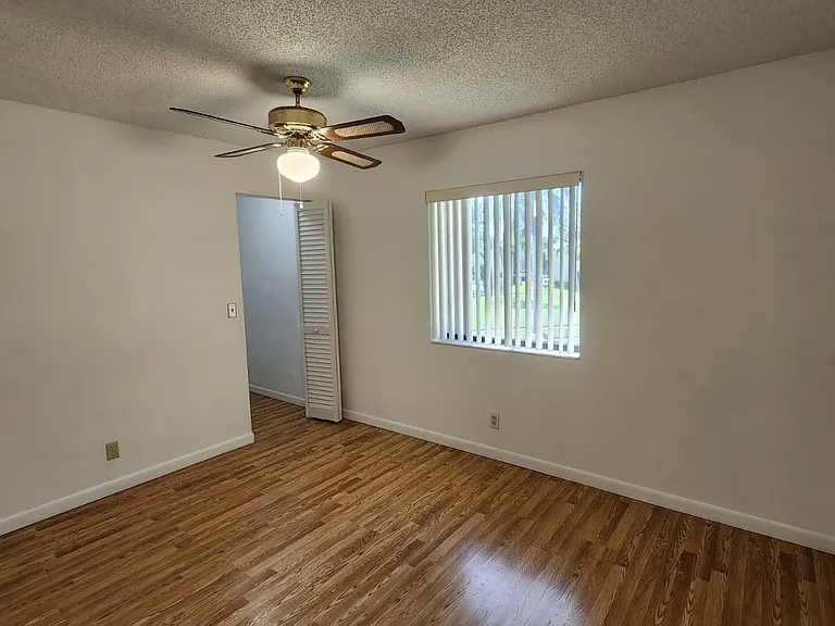 537 Shady Pine Way — Photo 10