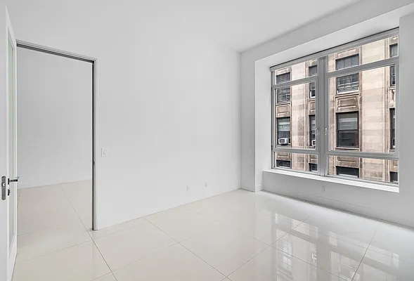 Rented by SR8 REALTY LLC | media 22