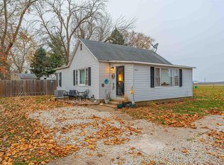 400 N Logan St, New Holland, IL 62671