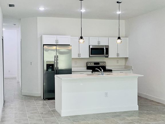 4th image of 539 Nimitz Blvd #1