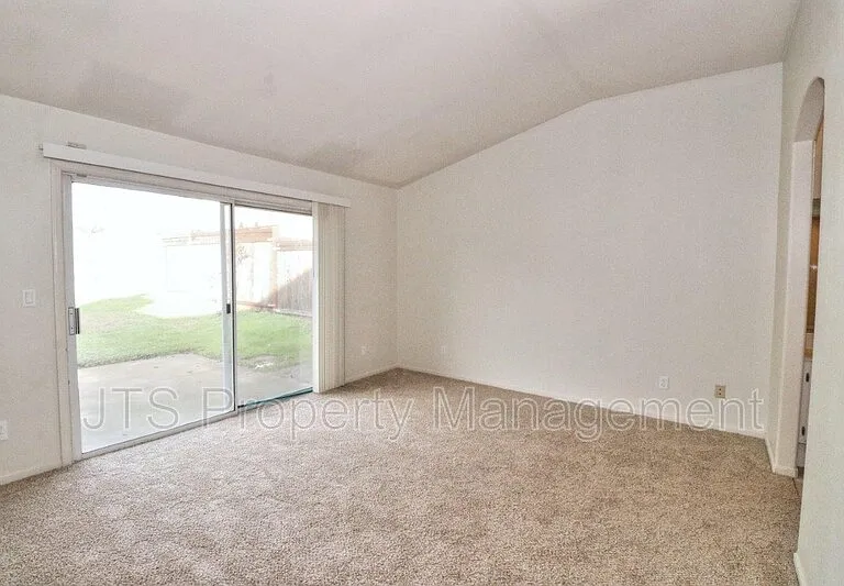3549 Pine Hollow Way — Photo 37