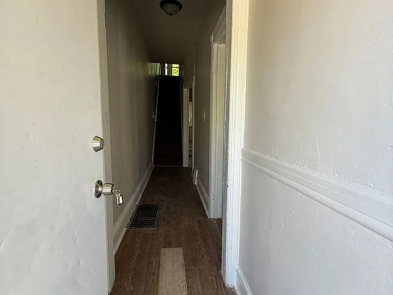 319 Rutherford Ave — Photo 6