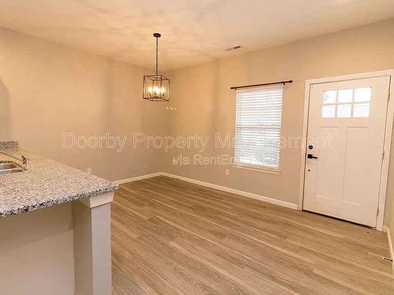 18 Michigan Ln #3 — Photo 4