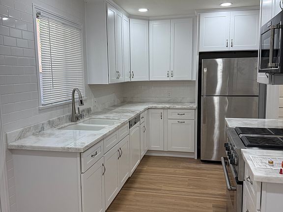 3rd image of 1526 E 4th St #329
