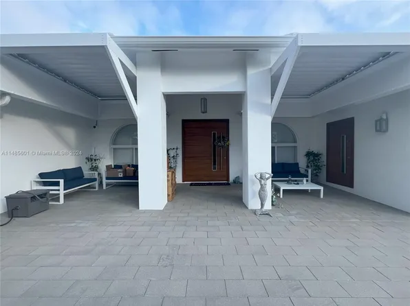 13621 SW 16th St, Fort Lauderdale, FL 33325