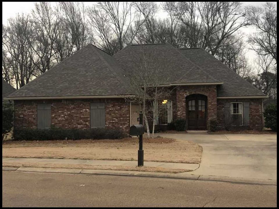 1st image of 121 Stillhouse Creek Dr