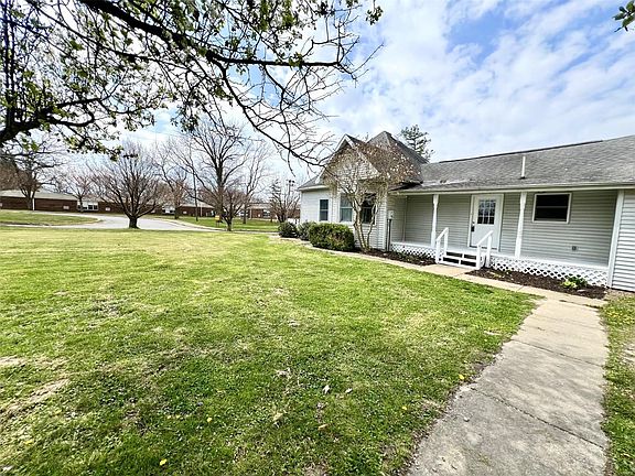 4th image of 708 W Fairground Ave