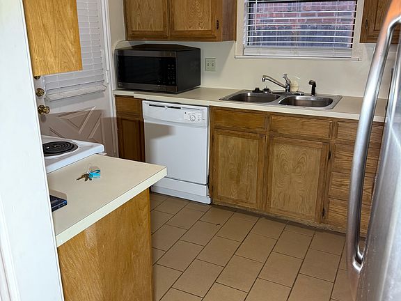 4th image of 308 Casie Ct #308