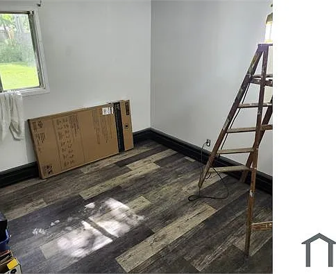914 Leroy St — Photo 11