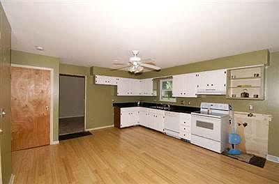 1st image of 427 Fenwick Dr