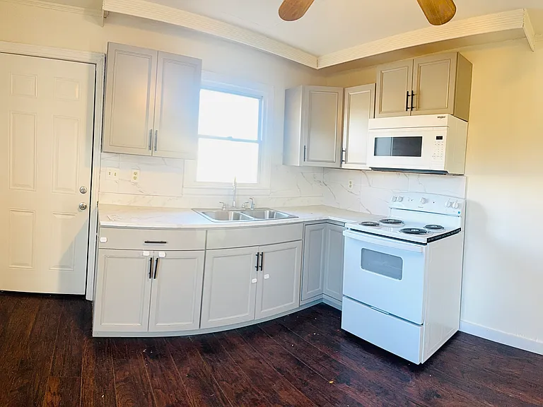 1581 Old Furnace Rd — Photo 8