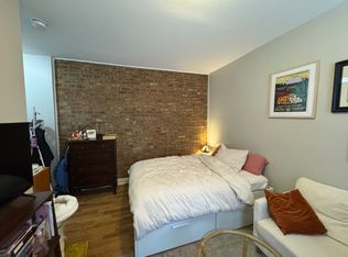 824 W Cuyler Ave #2, Chicago, IL 60613
