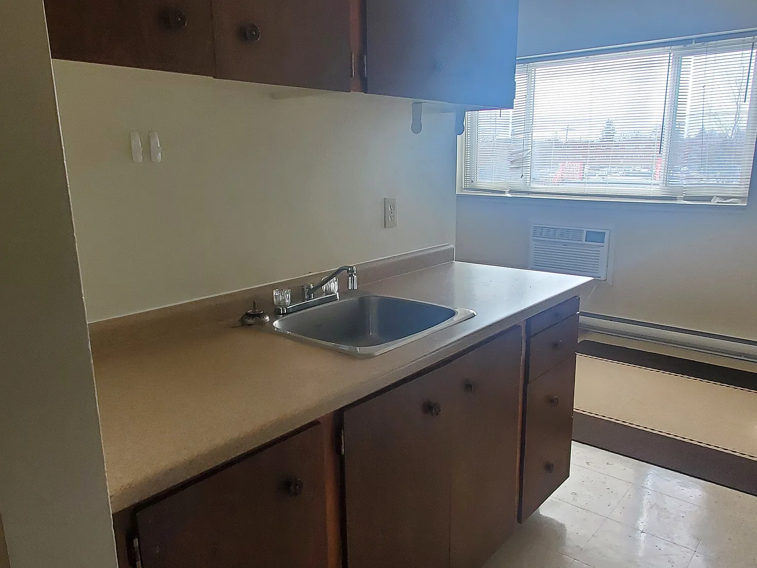 330 Poplar Avenue — Photo 2
