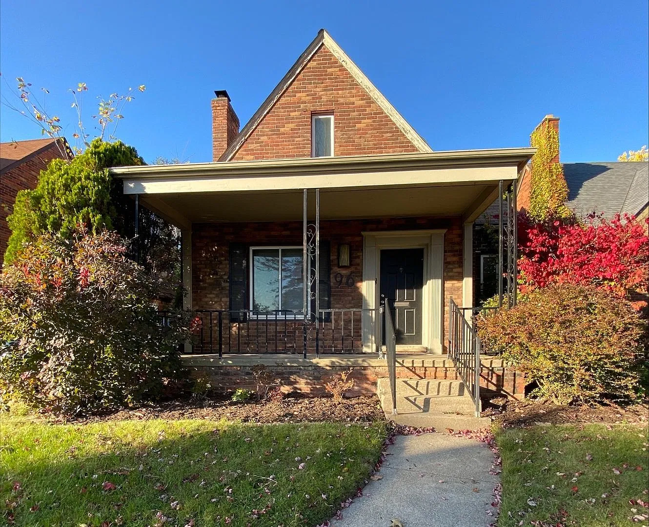 Beautifully, Remodeled Pontiac 4-Bedroom Home — Photo 1