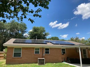 4005 Glenn Oaks Dr, Bryan, TX 77802