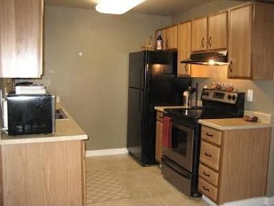 4th image of 16817 Larch Way Unit B103