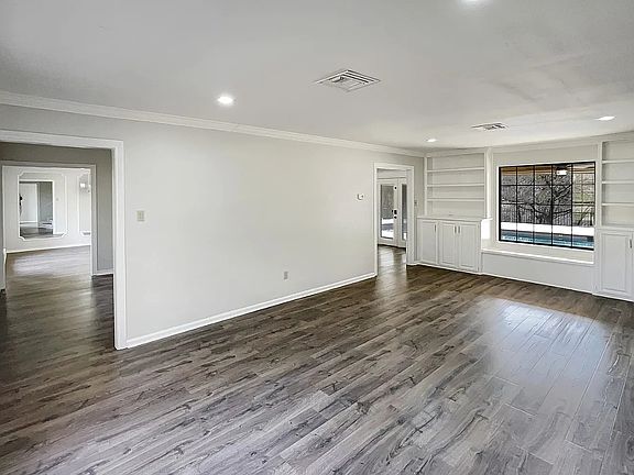3rd image of 74411 Lochwood Ct