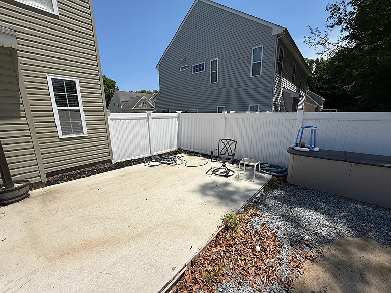 1022 Meadows Reach Cir — Photo 19