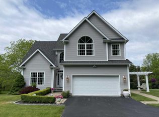 16 Reservoir Rd, Staatsburg, NY 12580