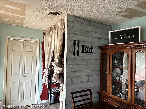 3rd image of 2616 Phillips Dr