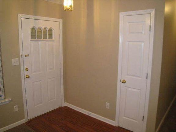 5th image of 162 Sandy Hollow Dr NW