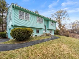2 Simpson Dr, Framingham, MA 01701