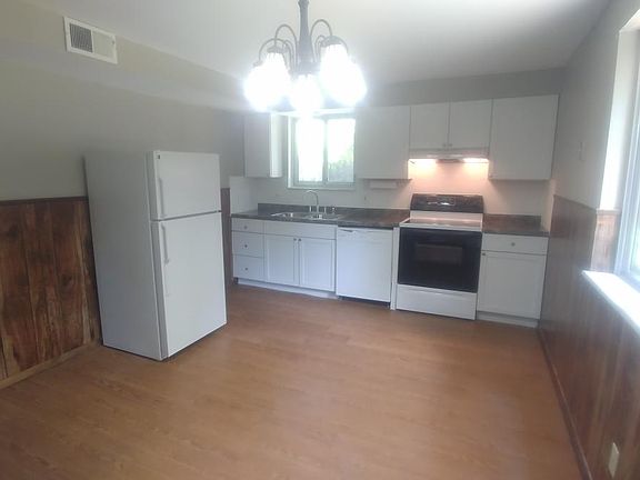 2nd image of 2338 Gaebler Ave