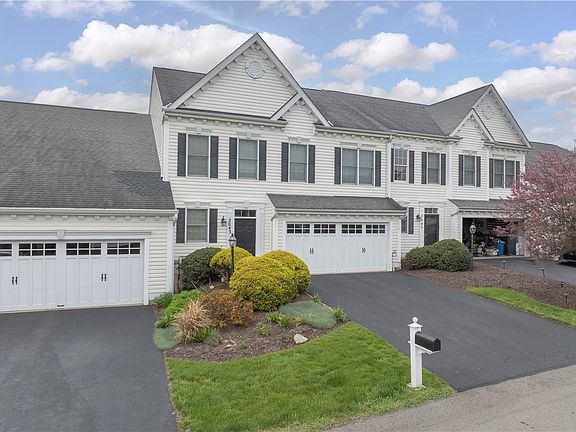 3rd image of 2043 Croghan Dr