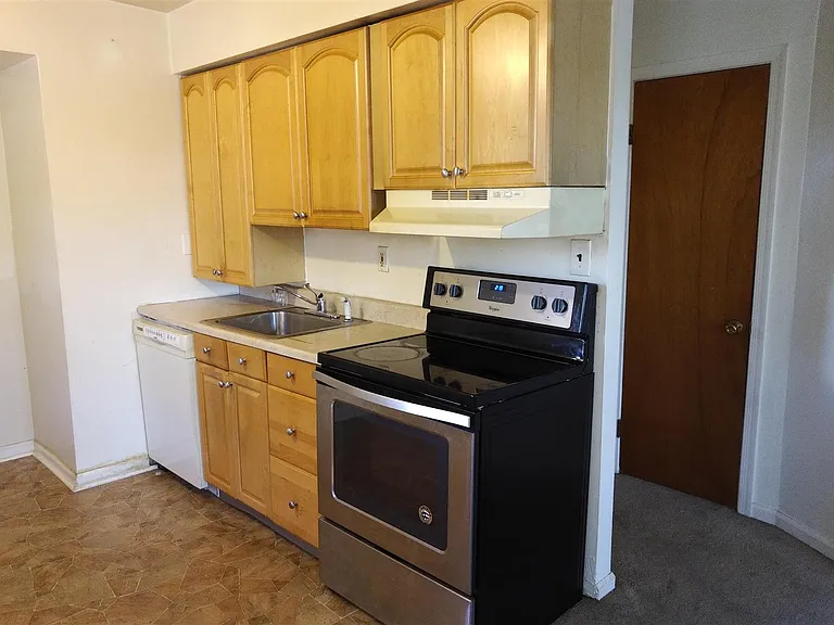 200 Prospect Ave #1 — Photo 2