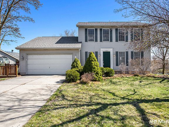 2nd image of 1881 Forest Lake Dr SE