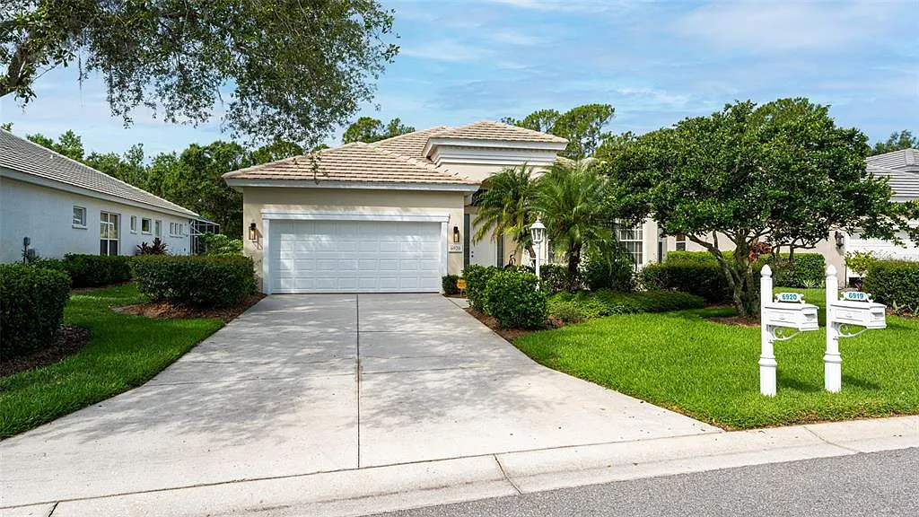 3 bed, 2.0 bath, 2044 sqft, $8,300 — Photo 1