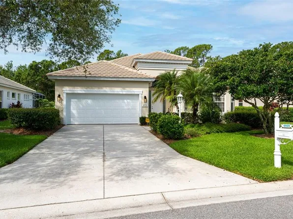 6920 Lennox Pl, University Park, FL 34201