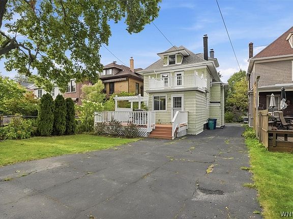 4th image of 160 Dorchester Rd