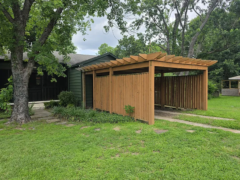 201 W M Ave — Photo 18