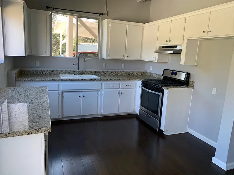 2 bed, 780 sqft, $1,950 — Photo 3