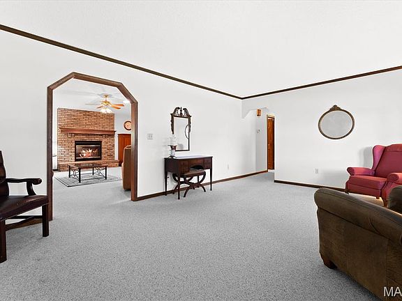 5th image of 3240 Fielding Ln