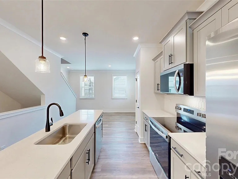3640 Spencer St — Photo 9