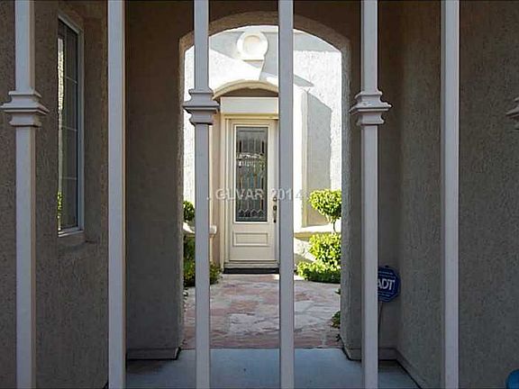 5th image of 10558 Mandarino Ave