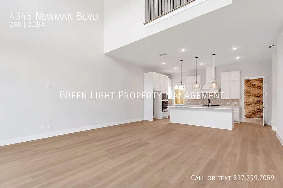 Incredible townhome on Newman Boulevard — Photo 4