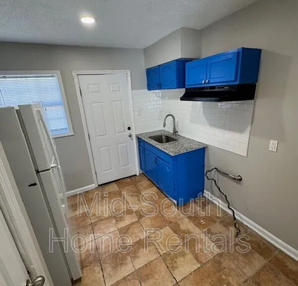 1825 Castalia St #3 — Photo 3