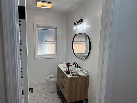 3rd image of 6251 N Hamlin Ave