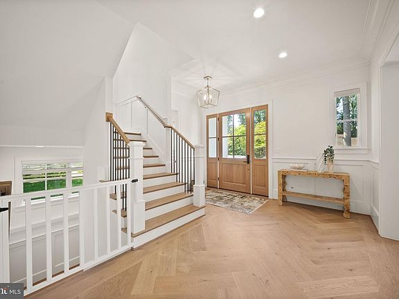 4th image of 3115 N Peary St