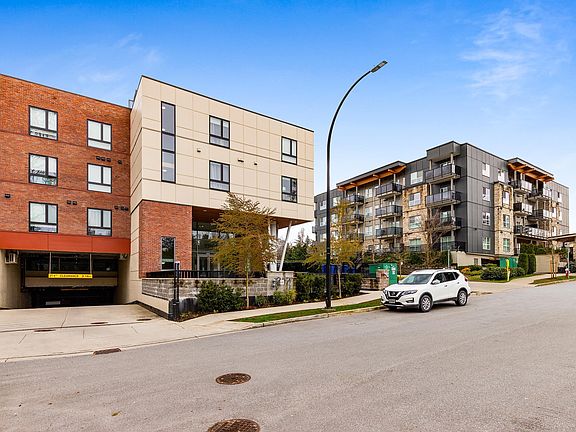 3rd image of 12320 222nd St Penthouse 10