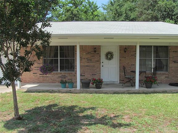 5th image of 302 Sara Dr