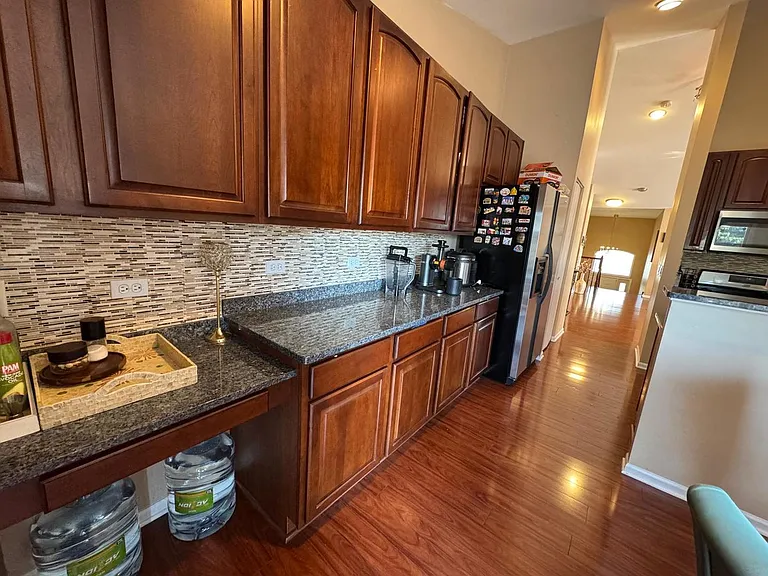 587 Saddlebrook Ln — Photo 7