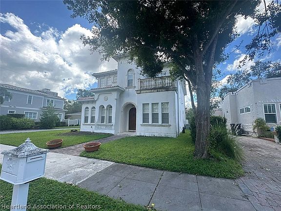 3rd image of 3002 W Bay Vista Ave