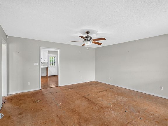 2nd image of 2218 Riveroak Rd