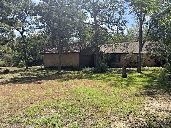 2nd image of 109 Pine Cone Ln